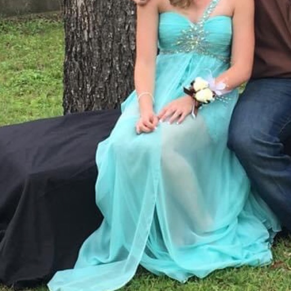 Prom dress - Picture 2 of 2
